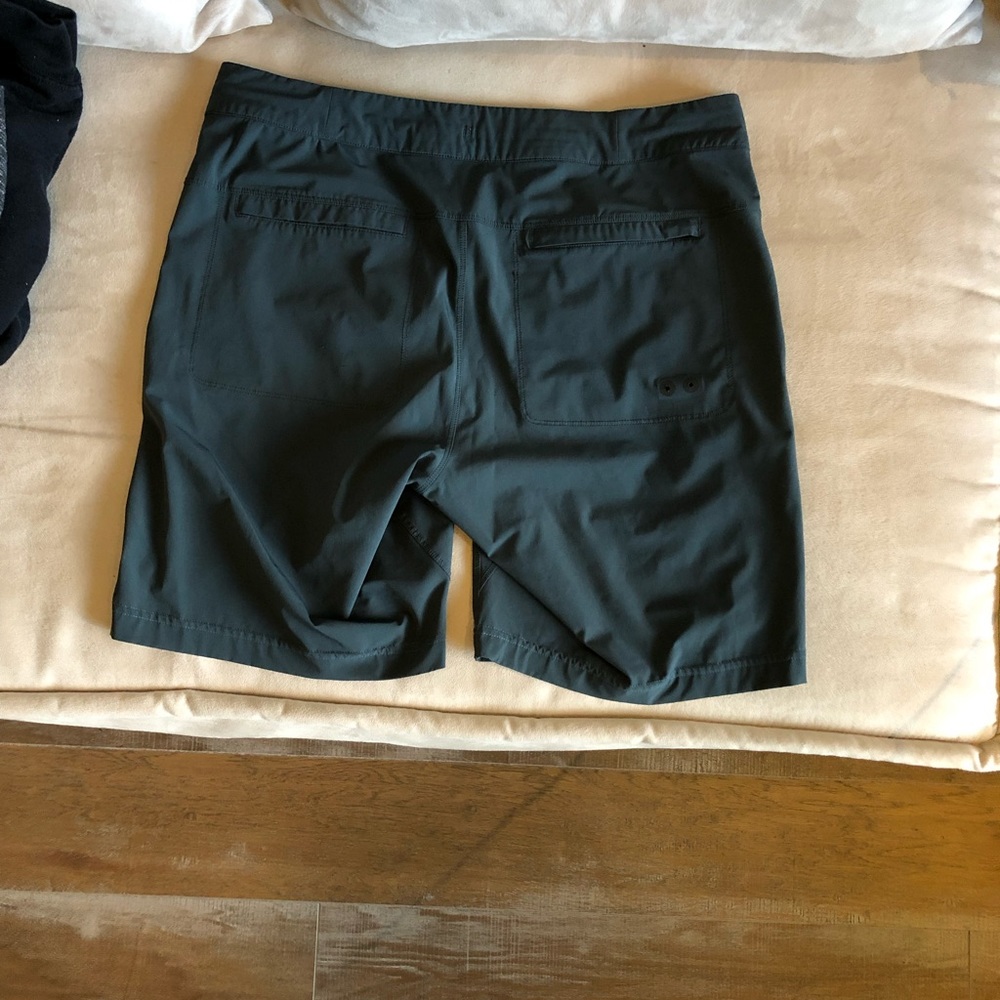 Lululemon Medium 7” Inseam Grey Swim Shorts - Picture 2 of 2